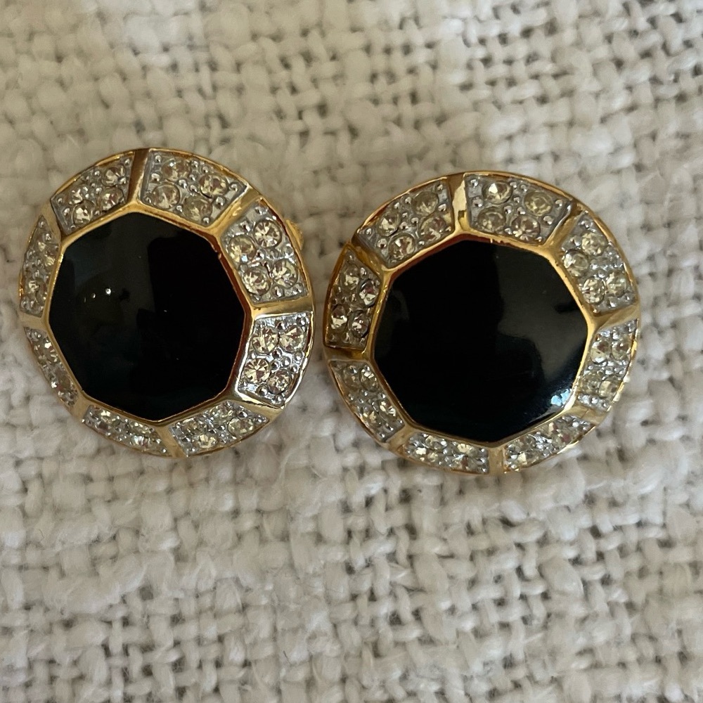 St. John Knit Earrings. Vintage in great condition